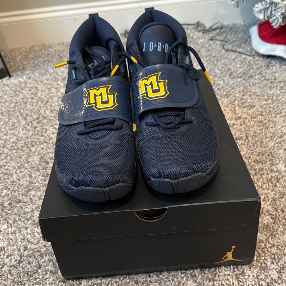 Exclusive PE marquette basketball shoes OPEN TO NEGOTIATION